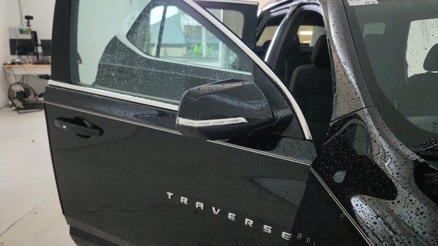 used 2023 Chevrolet Traverse car, priced at $31,392
