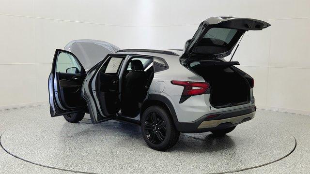 new 2025 Chevrolet Trax car, priced at $27,588