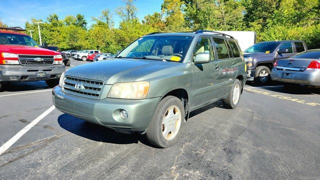 used 2006 Toyota Highlander car, priced at $2,999