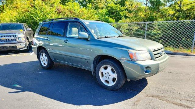 used 2006 Toyota Highlander car, priced at $2,999