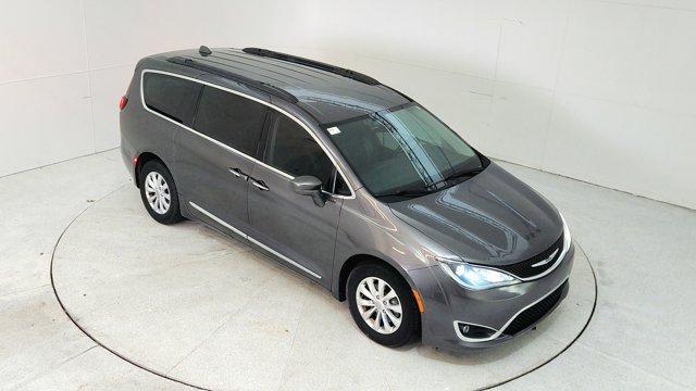 used 2017 Chrysler Pacifica car, priced at $12,993