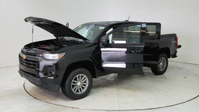 new 2024 Chevrolet Colorado car, priced at $37,585