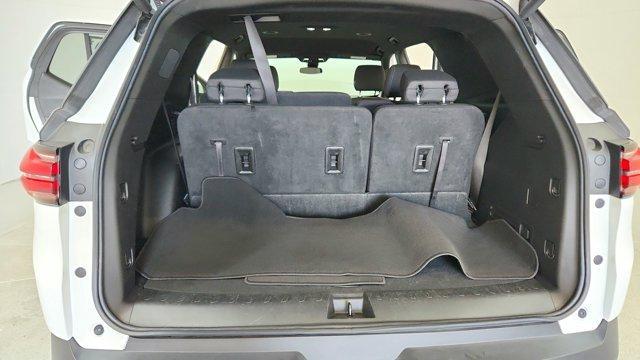 used 2023 Chevrolet Traverse car, priced at $28,292