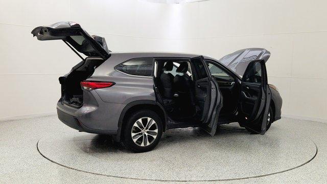 used 2021 Toyota Highlander car, priced at $29,994