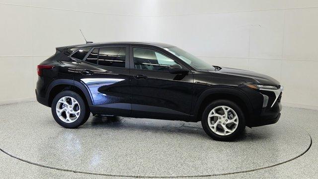 new 2025 Chevrolet Trax car, priced at $23,284