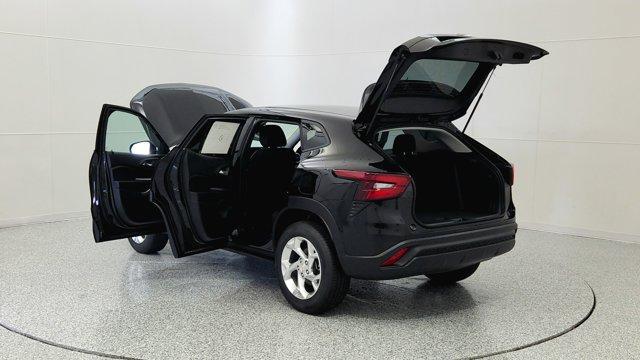 new 2025 Chevrolet Trax car, priced at $23,284
