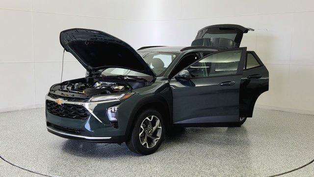 new 2025 Chevrolet Trax car, priced at $25,484