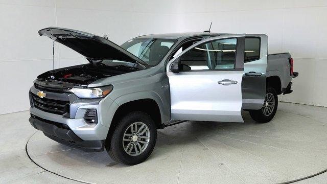 new 2024 Chevrolet Colorado car, priced at $40,250