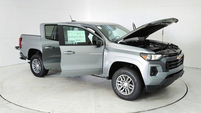 new 2024 Chevrolet Colorado car, priced at $40,250