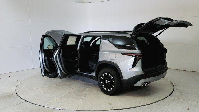 new 2024 Chevrolet Traverse car, priced at $52,090