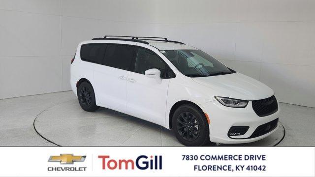 used 2022 Chrysler Pacifica car, priced at $30,851