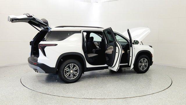 new 2026 Chevrolet Traverse car, priced at $43,818