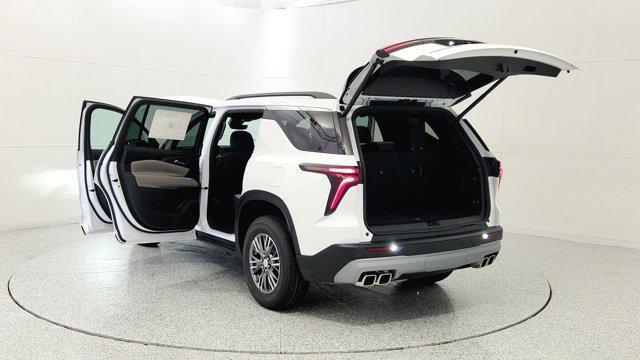 new 2026 Chevrolet Traverse car, priced at $43,818