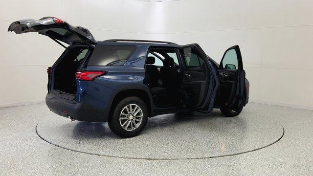 used 2023 Chevrolet Traverse car, priced at $31,393