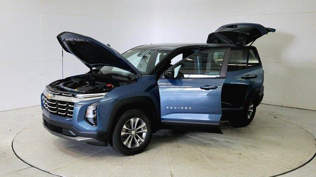 new 2026 Chevrolet Equinox car, priced at $30,289