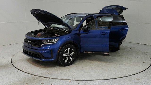 used 2022 Kia Sorento car, priced at $23,892