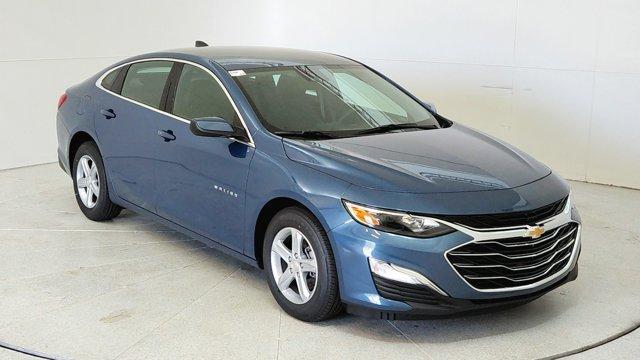 new 2025 Chevrolet Malibu car, priced at $25,245