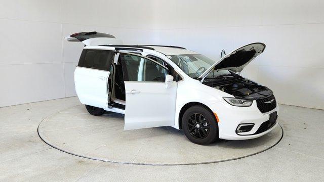 used 2022 Chrysler Pacifica car, priced at $23,992