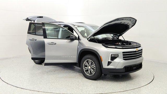 new 2026 Chevrolet Traverse car, priced at $46,318