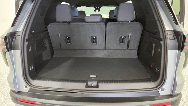 new 2026 Chevrolet Traverse car, priced at $46,318