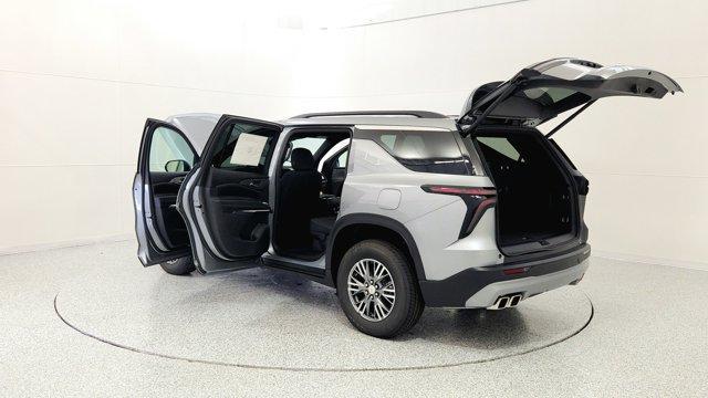 new 2026 Chevrolet Traverse car, priced at $46,318