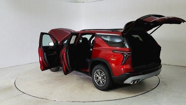 new 2025 Chevrolet Traverse car, priced at $41,988