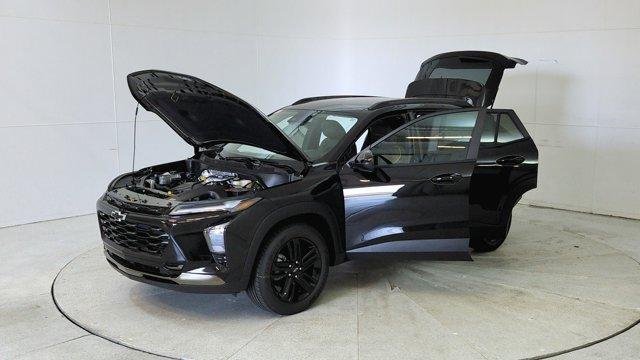 new 2025 Chevrolet Trax car, priced at $26,989