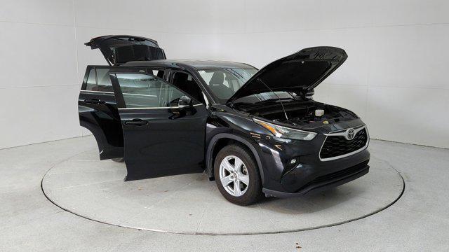 used 2022 Toyota Highlander car, priced at $31,291