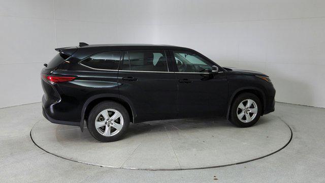 used 2022 Toyota Highlander car, priced at $31,291