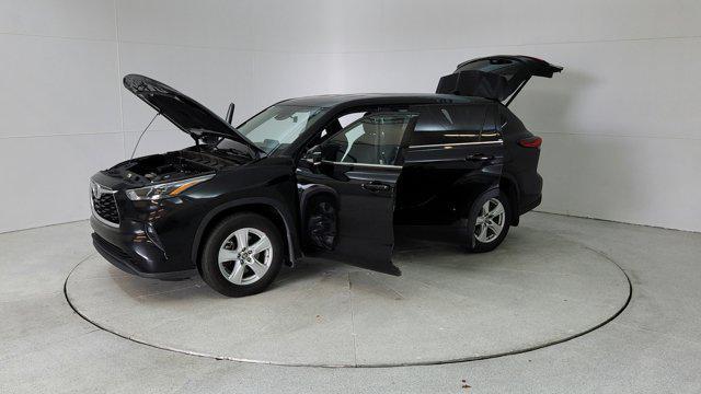 used 2022 Toyota Highlander car, priced at $31,291