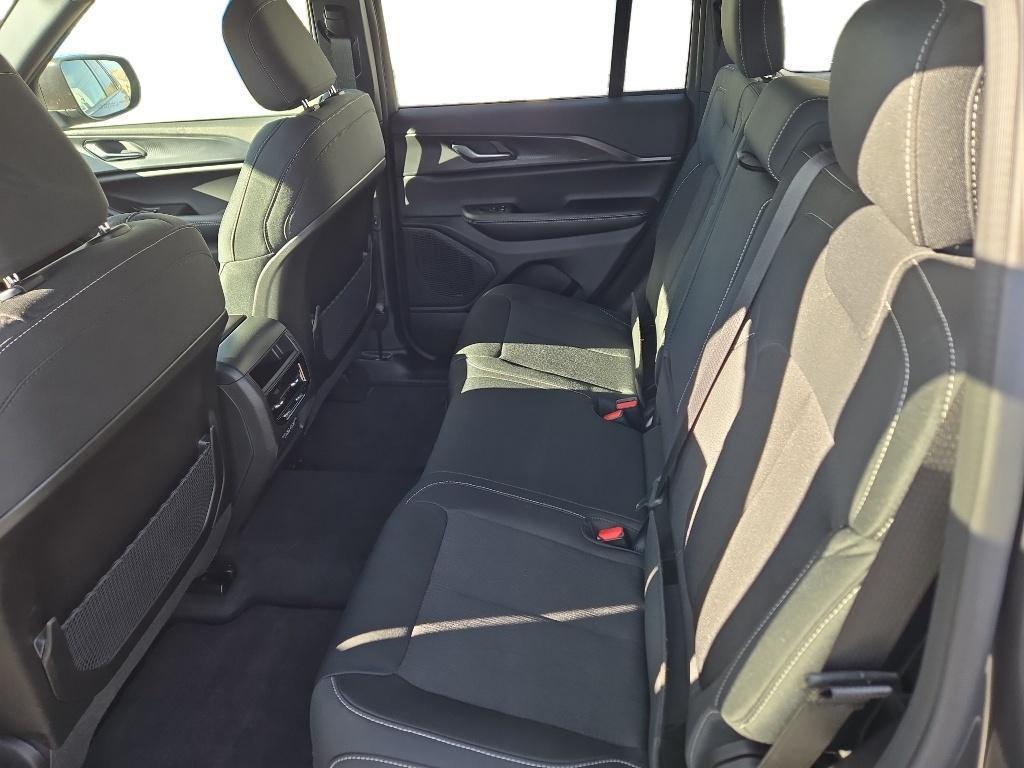 new 2025 Jeep Grand Cherokee car, priced at $42,727