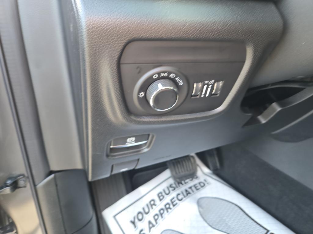 new 2025 Jeep Grand Cherokee car, priced at $42,727