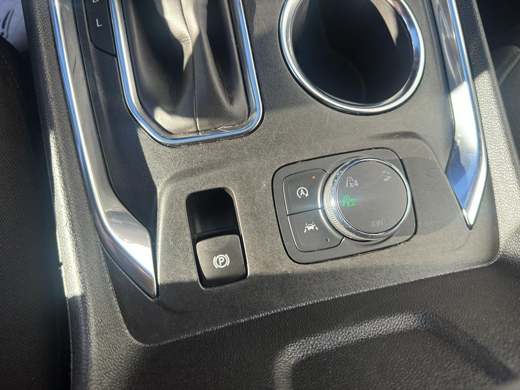 used 2023 Chevrolet Traverse car, priced at $26,299