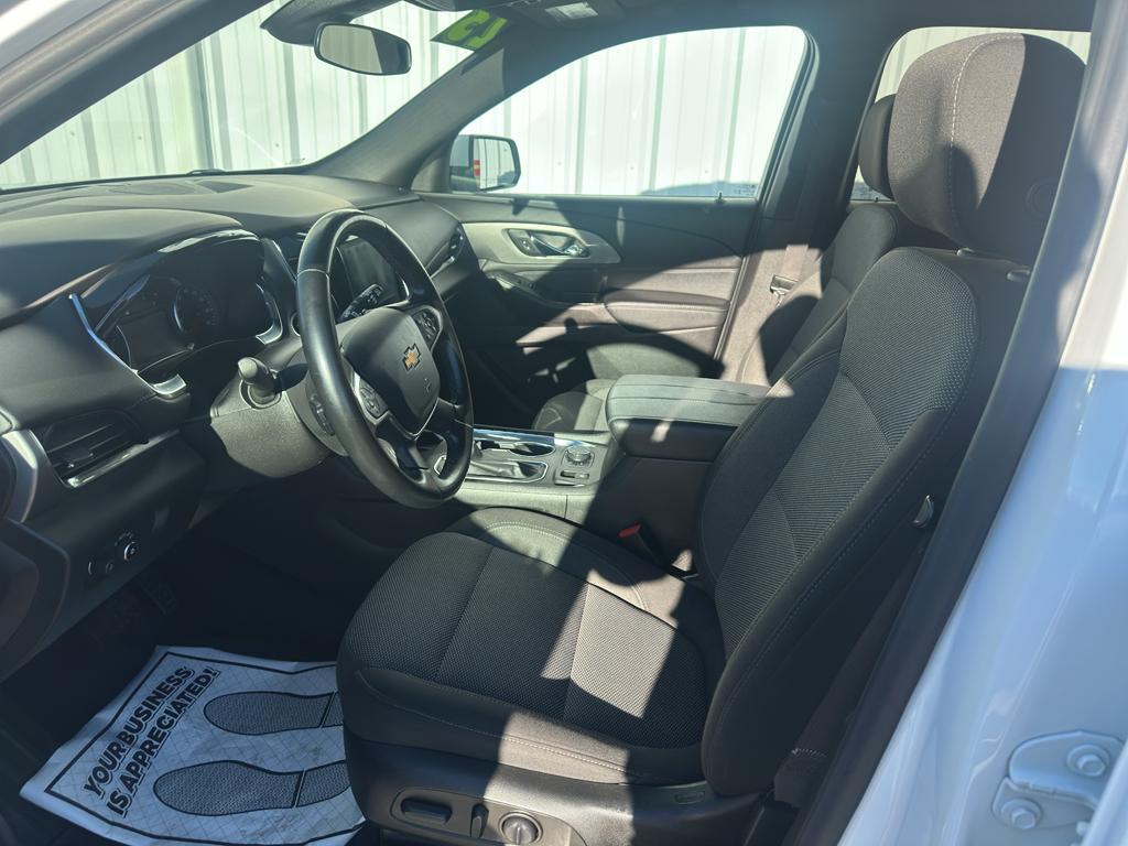 used 2023 Chevrolet Traverse car, priced at $26,299