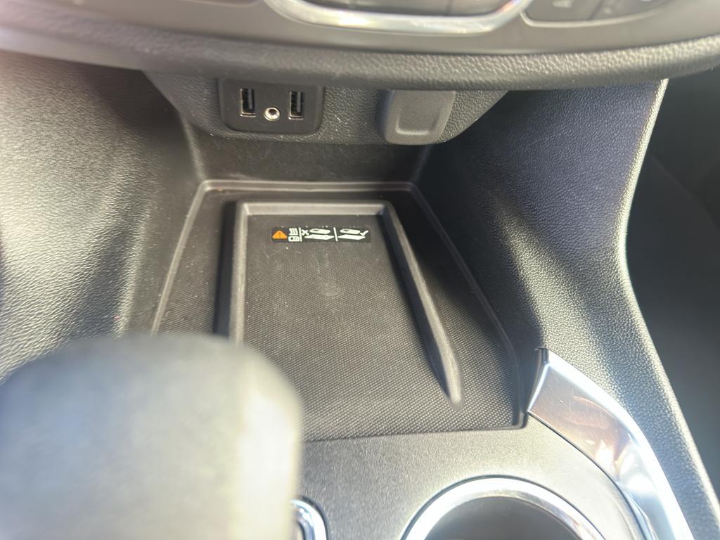 used 2023 Chevrolet Traverse car, priced at $26,299