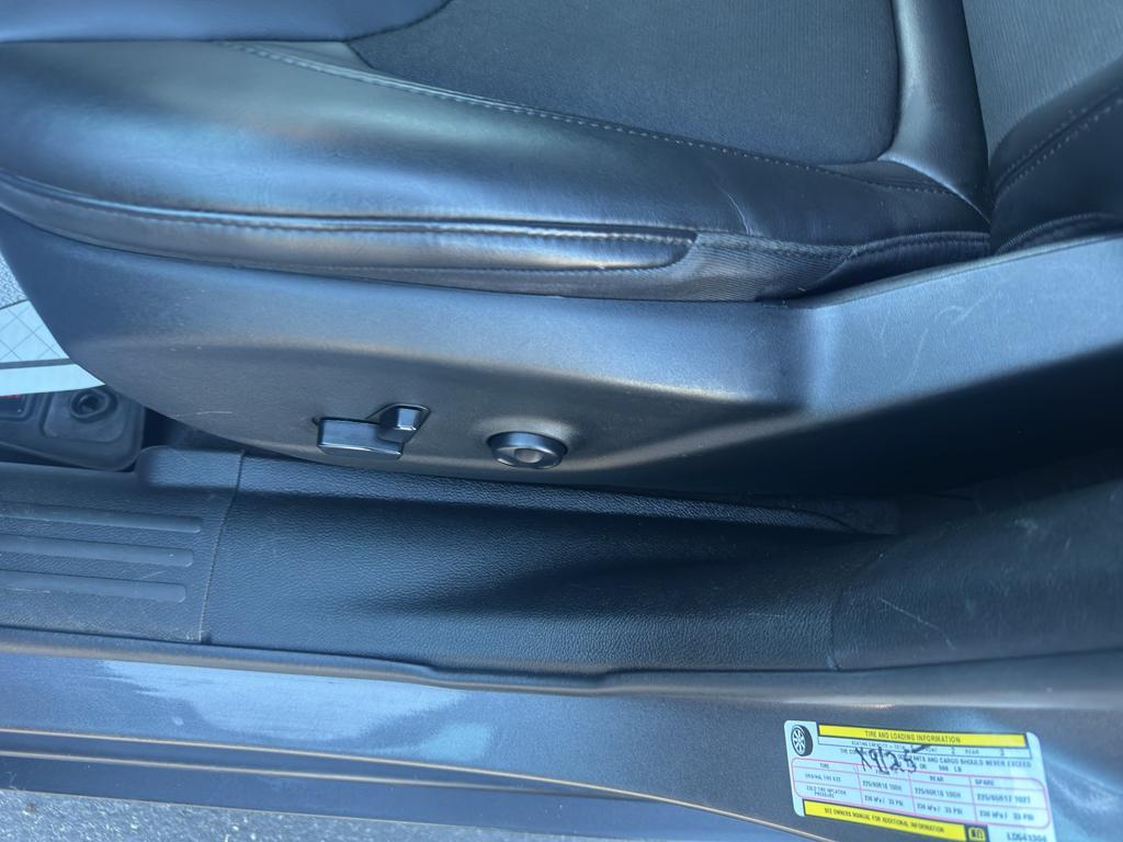 used 2020 Jeep Cherokee car, priced at $20,299