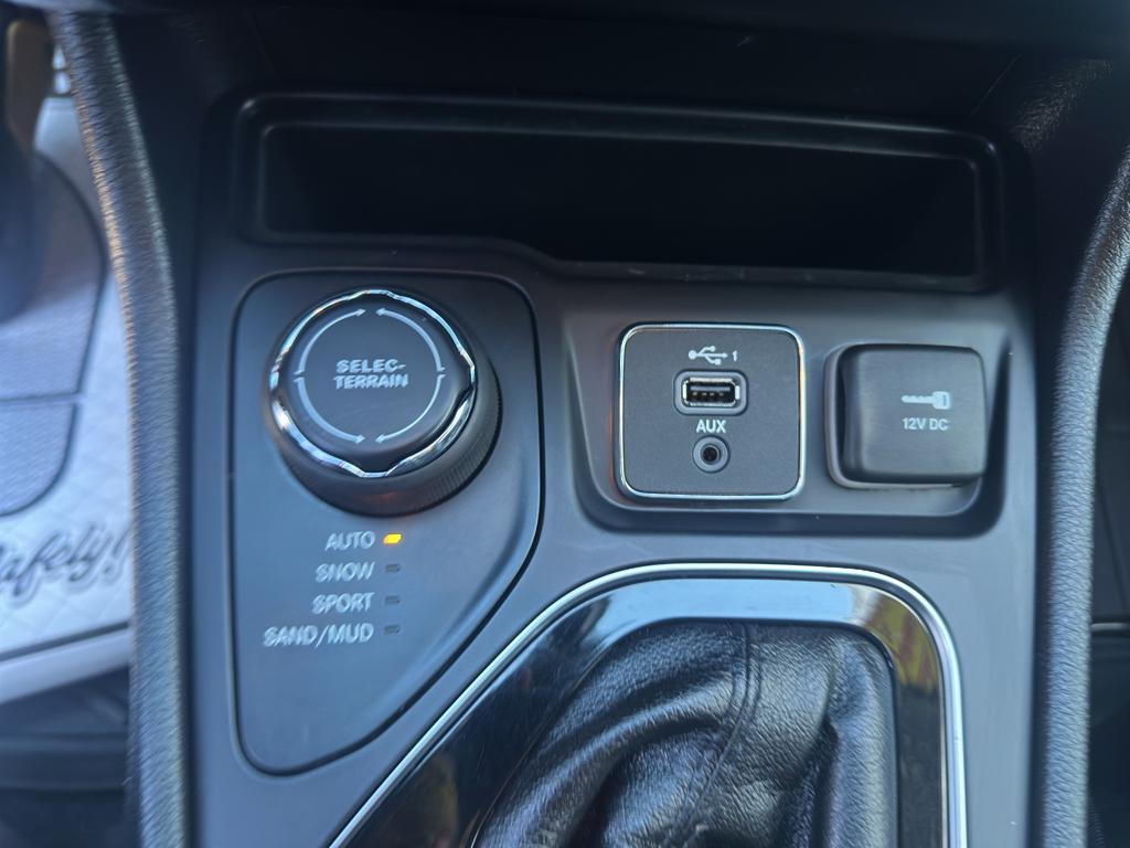 used 2020 Jeep Cherokee car, priced at $20,299