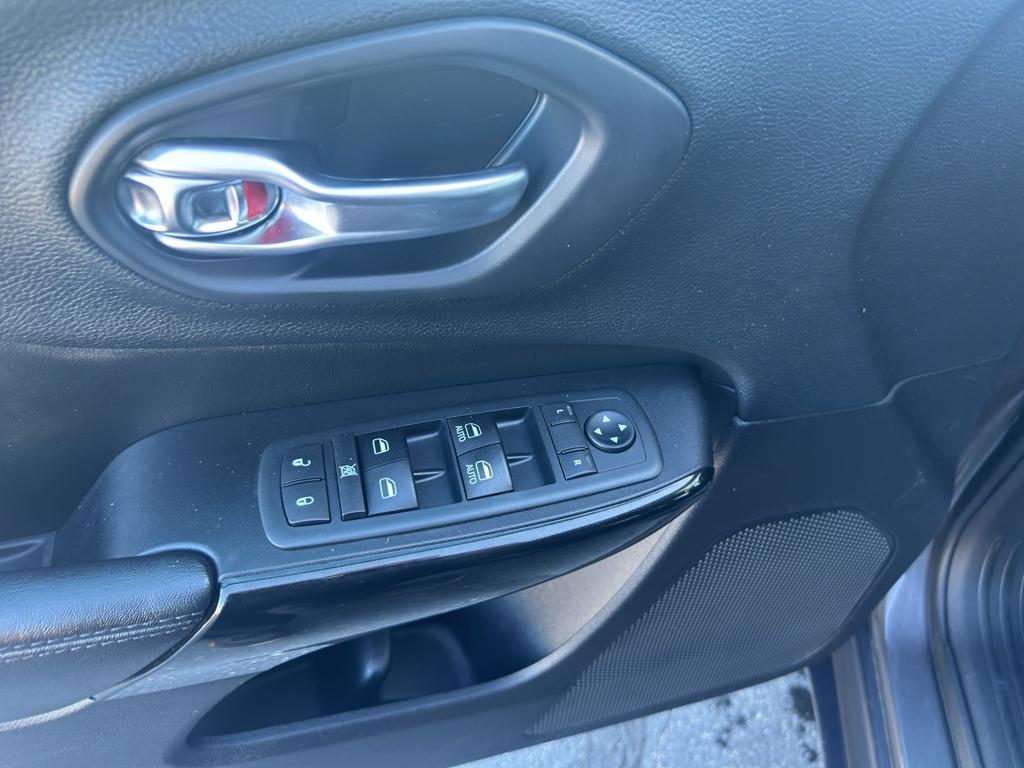 used 2020 Jeep Cherokee car, priced at $20,299
