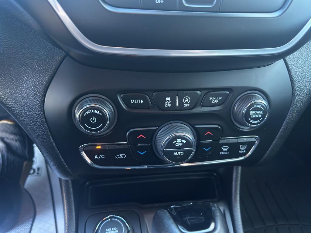 used 2020 Jeep Cherokee car, priced at $20,299
