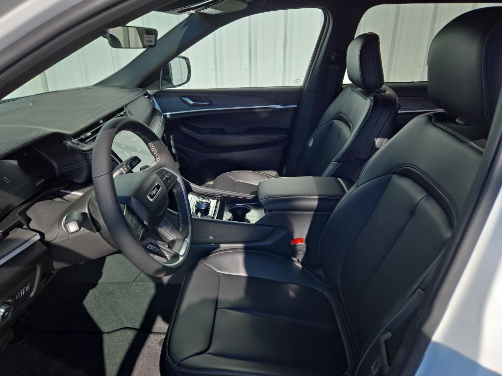new 2025 Jeep Grand Cherokee L car, priced at $47,362