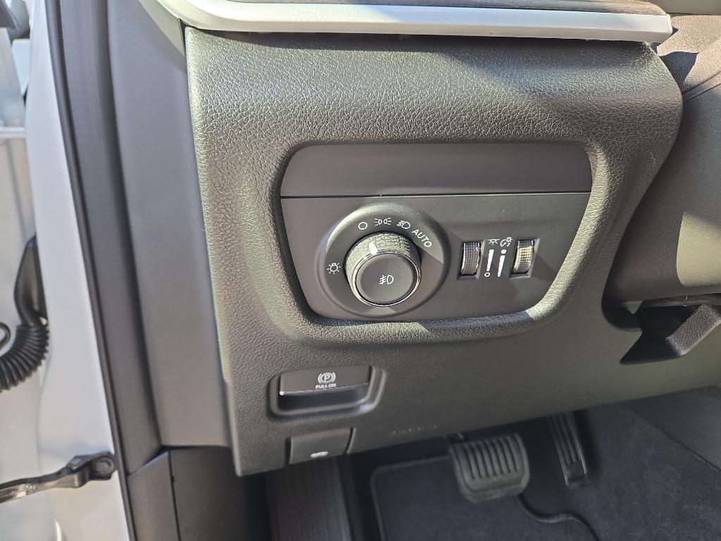new 2025 Jeep Grand Cherokee L car, priced at $47,362