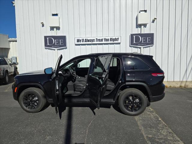 new 2024 Jeep Grand Cherokee car, priced at $43,610