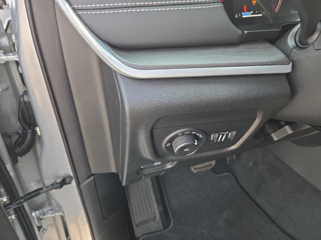 new 2025 Jeep Grand Cherokee L car, priced at $47,898