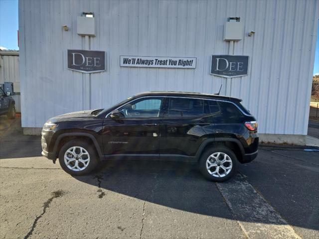 new 2025 Jeep Compass car, priced at $28,734