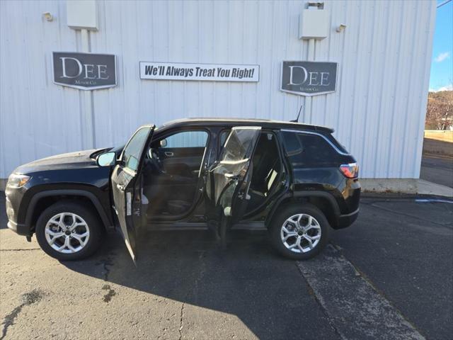 new 2025 Jeep Compass car, priced at $28,734