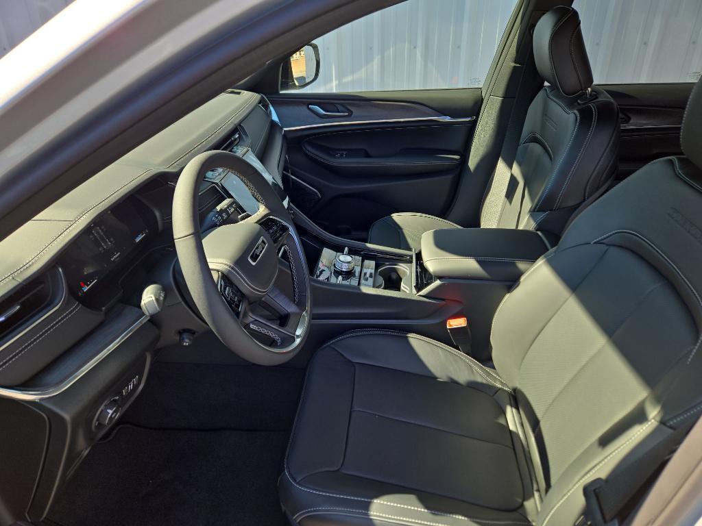 new 2025 Jeep Grand Cherokee car, priced at $56,036