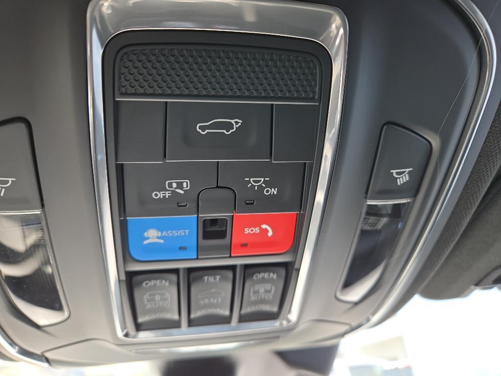 new 2025 Jeep Grand Cherokee car, priced at $56,036