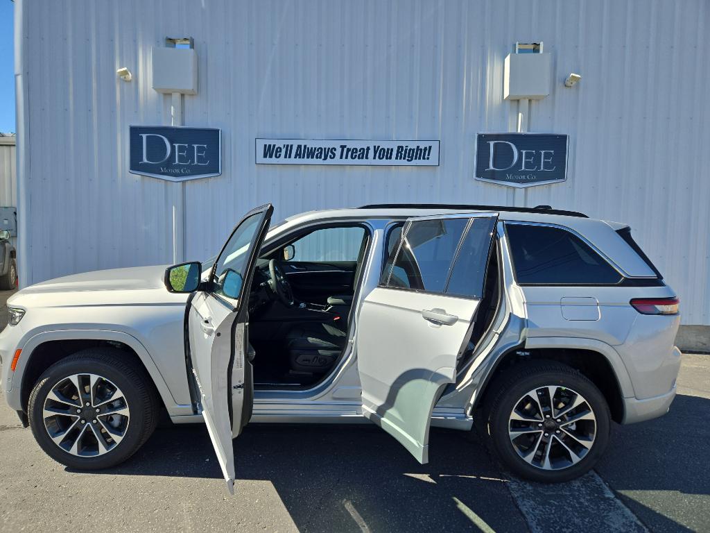 new 2025 Jeep Grand Cherokee car, priced at $56,036