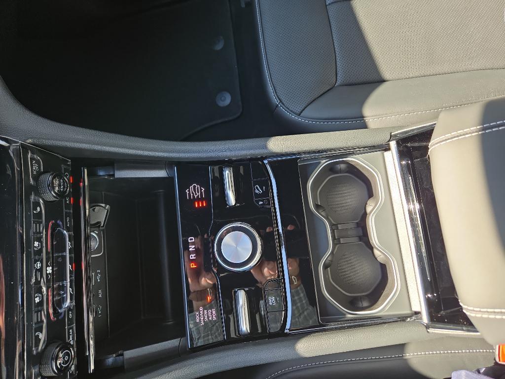 new 2025 Jeep Grand Cherokee car, priced at $56,036