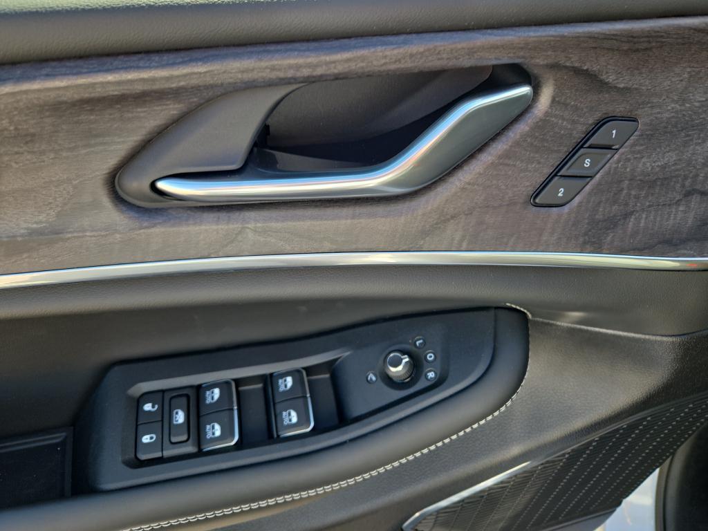 new 2025 Jeep Grand Cherokee car, priced at $56,036